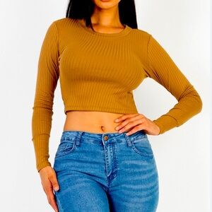 🌻NWT • Truth by Republic • Crop Top •